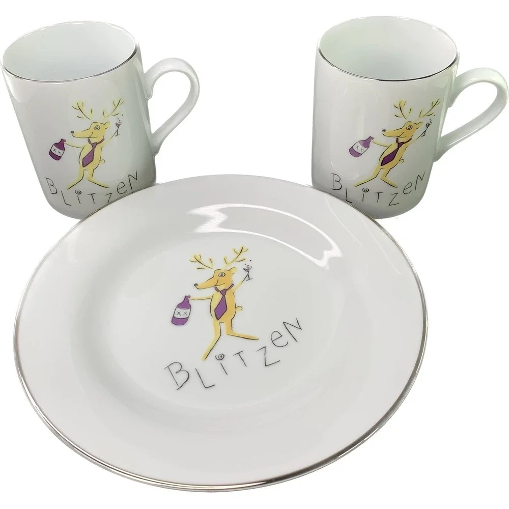 Pottery Barn Reindeer Collection BLITZEN 2 Mugs and‎ 2 Salad Plates Lot of 4